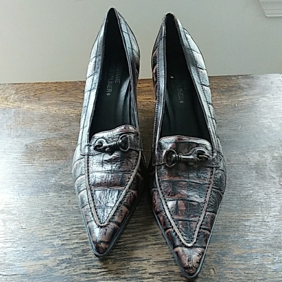 Shoes - Picture 2 of 3